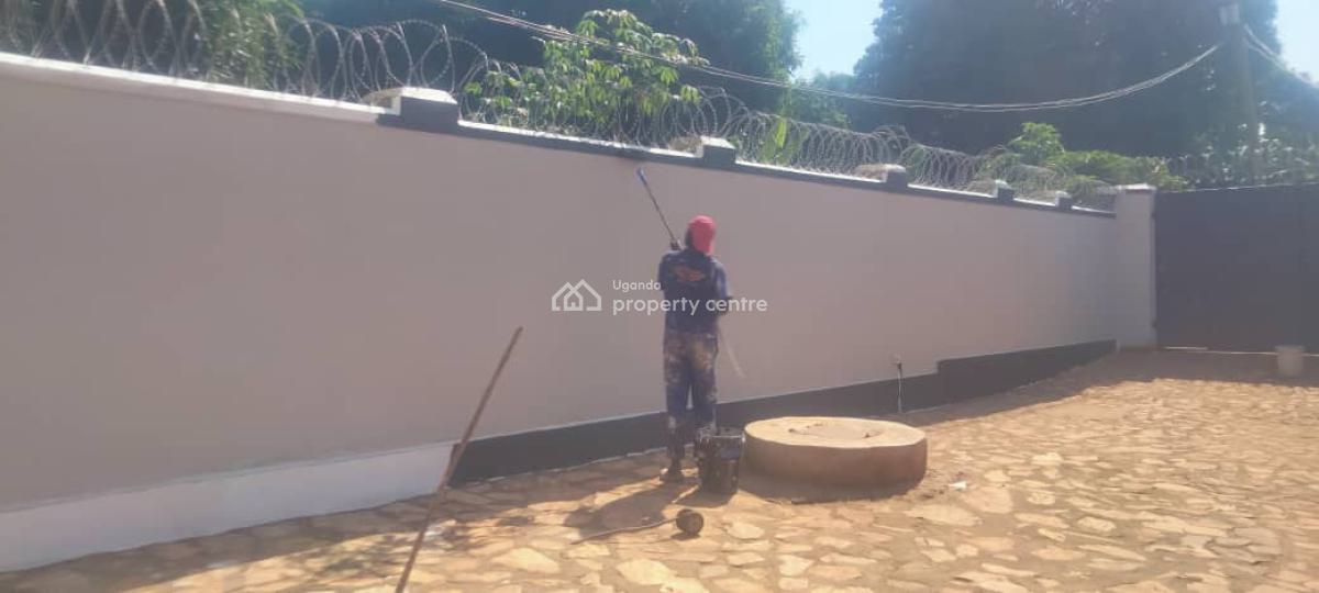 Spacious Estate, Malindi Near St. Eliza Nursing School, Buikwe, Central Region, Detached Duplex for Sale