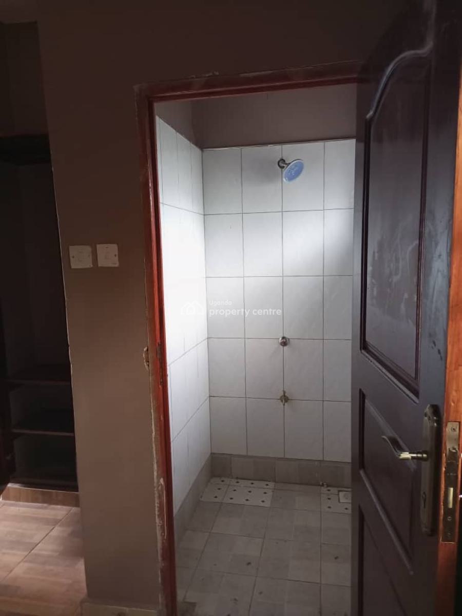 Spacious Estate, Malindi Near St. Eliza Nursing School, Buikwe, Central Region, Detached Duplex for Sale