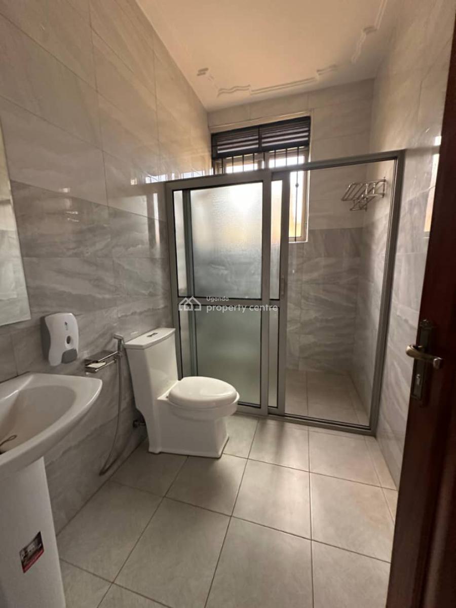 Lakeview 5 Bedroom House in Kigo, Munyonyo, Kigo, Munyonyo, Wakiso, Central Region, Terraced Duplex for Sale