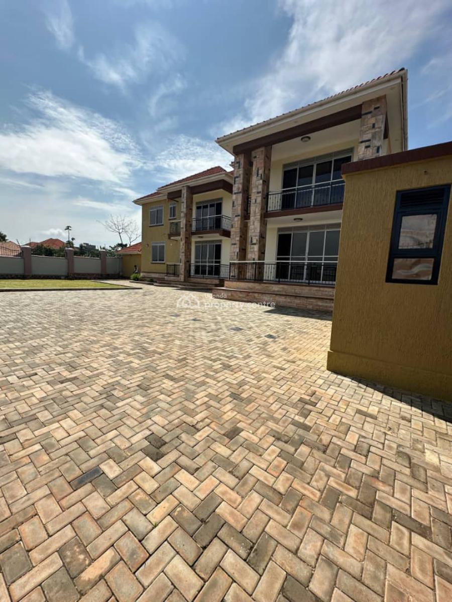 Lakeview 5 Bedroom House in Kigo, Munyonyo, Kigo, Munyonyo, Wakiso, Central Region, Terraced Duplex for Sale