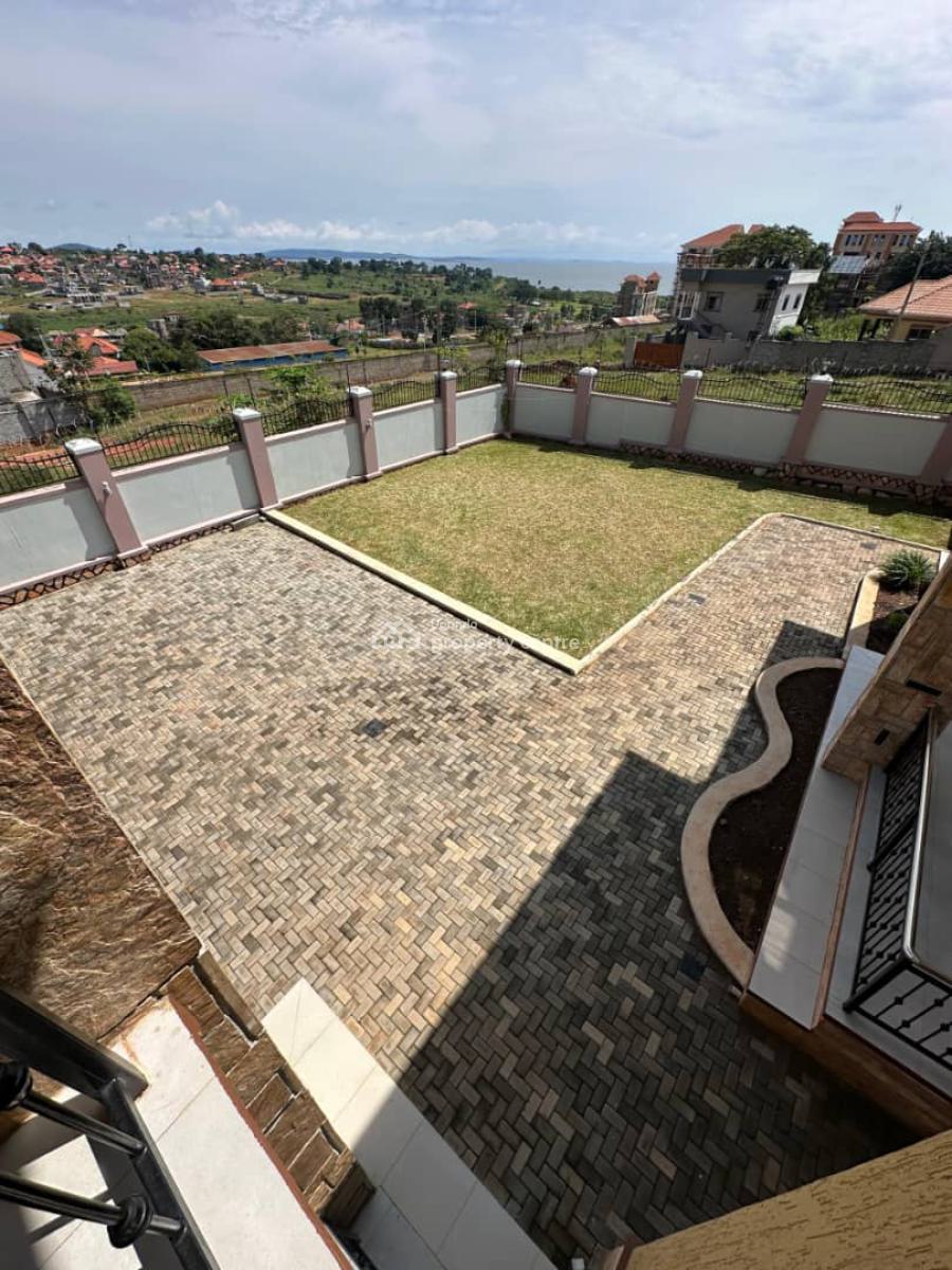Lakeview 5 Bedroom House in Kigo, Munyonyo, Kigo, Munyonyo, Wakiso, Central Region, Terraced Duplex for Sale