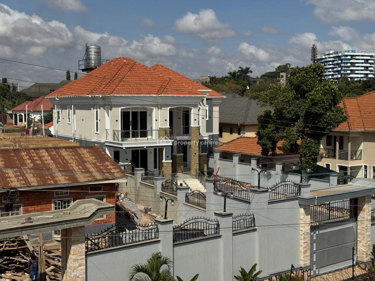 New Luxury 7 Bedroom House in Munyonyo, Munyonyo, Wakiso, Central Region, Terraced Duplex for Sale