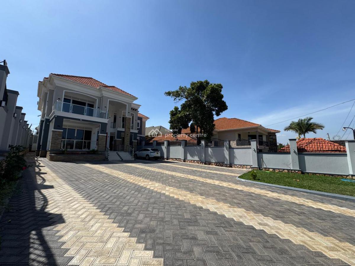 New Luxury 7 Bedroom House in Munyonyo, Munyonyo, Wakiso, Central Region, Terraced Duplex for Sale