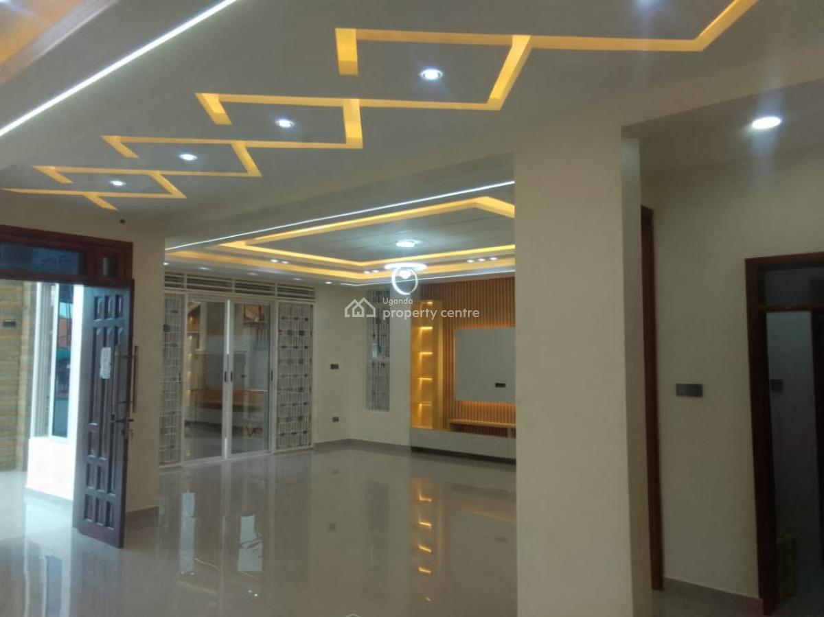 New Luxury 7 Bedroom House in Munyonyo, Munyonyo, Wakiso, Central Region, Terraced Duplex for Sale