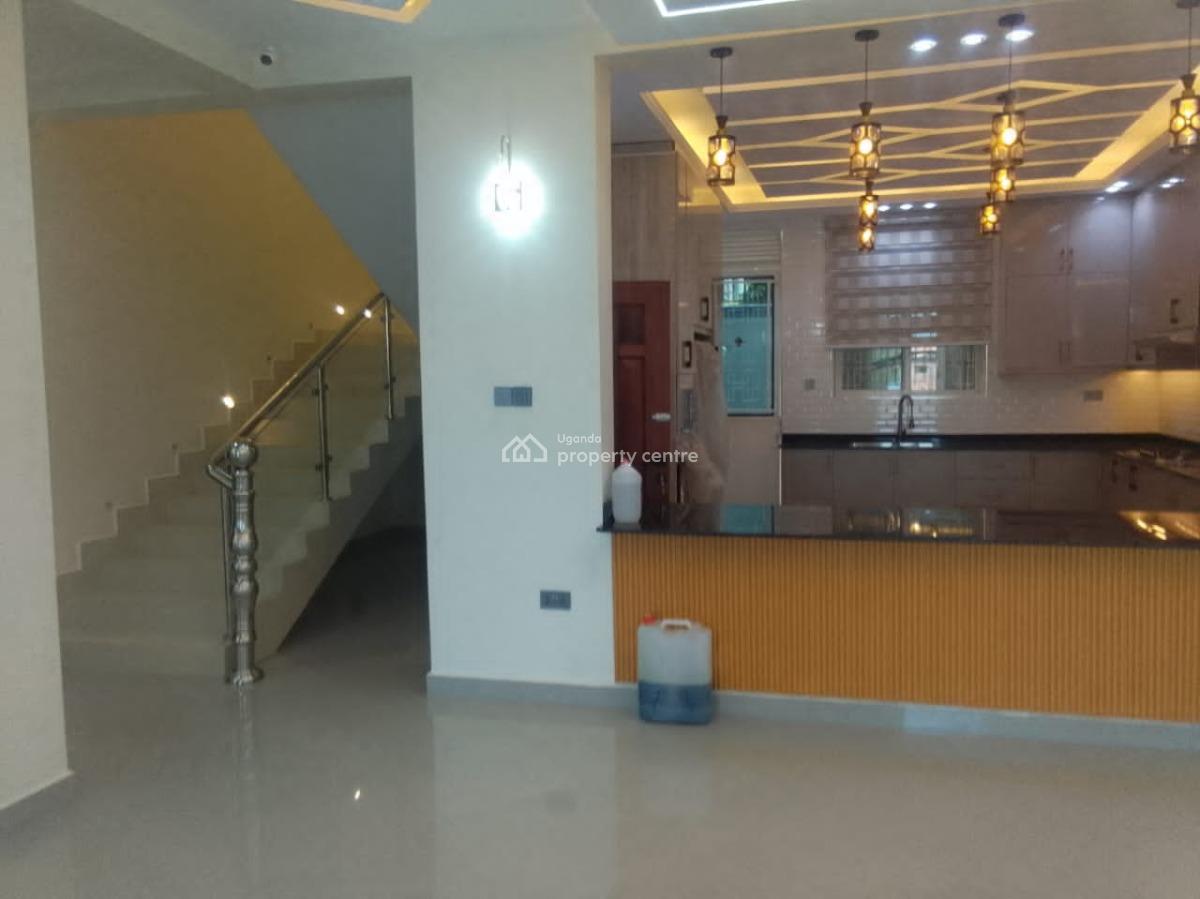 New Luxury 7 Bedroom House in Munyonyo, Munyonyo, Wakiso, Central Region, Terraced Duplex for Sale