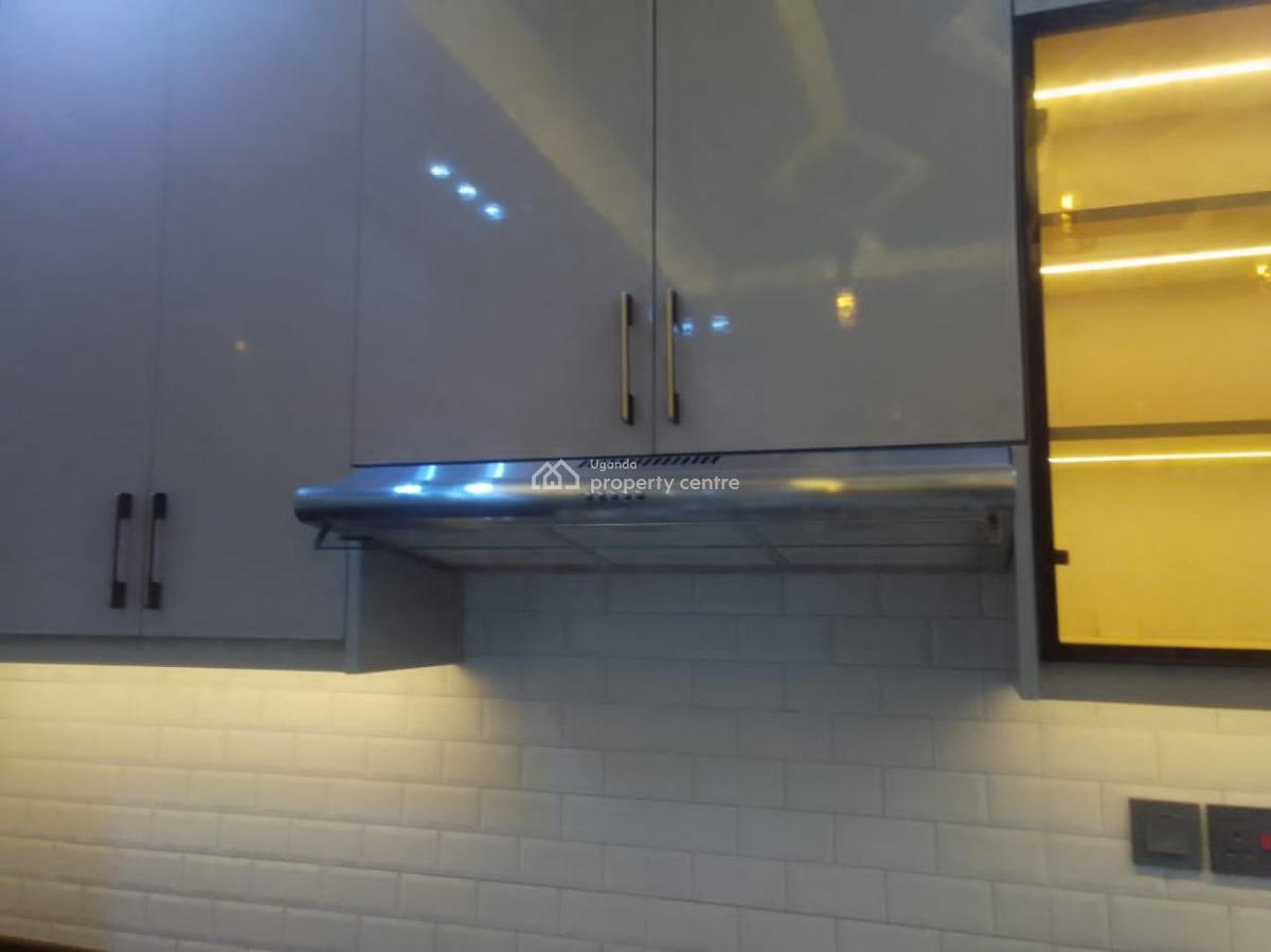 New Luxury 7 Bedroom House in Munyonyo, Munyonyo, Wakiso, Central Region, Terraced Duplex for Sale