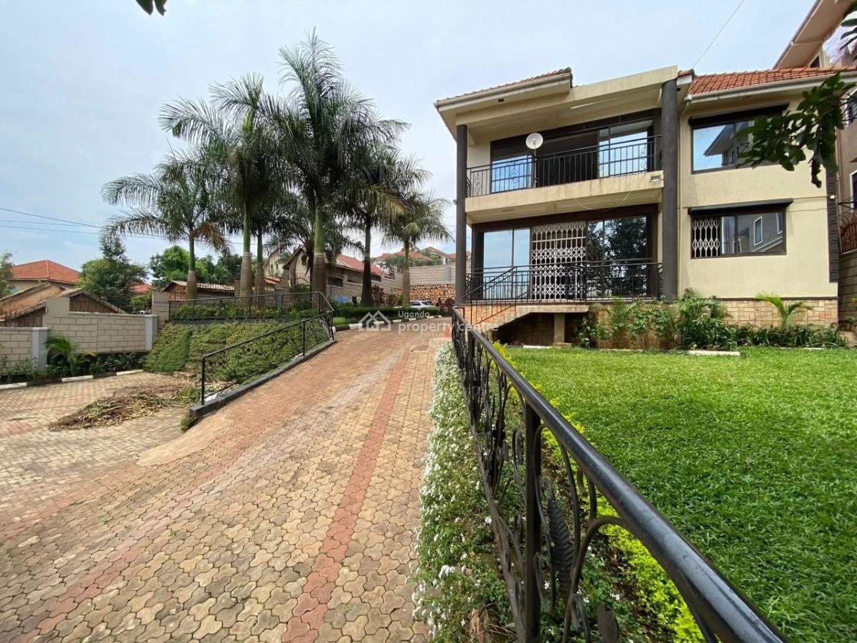 Beautiful 6 Bedroom House in Kyanja, Kyanja Hill, Kampala, Central Region, Terraced Duplex for Sale