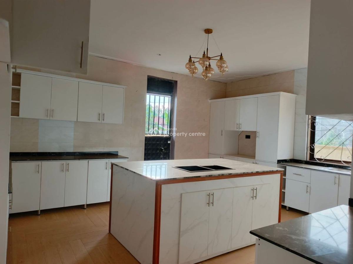 Luxury 6 Bedroom House in Kira Town, Kira Town, Kira Town, Wakiso, Central Region, Terraced Duplex for Sale