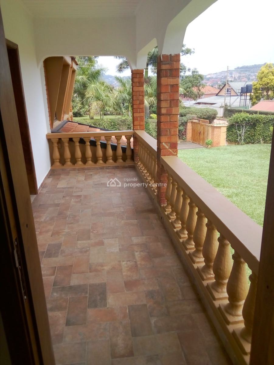 Luxury 4 Bedroom Mansion on Large Compound, Mwedde Road, Soya-bunga, Muyenga, Kampala, Central Region, Townhouse for Rent