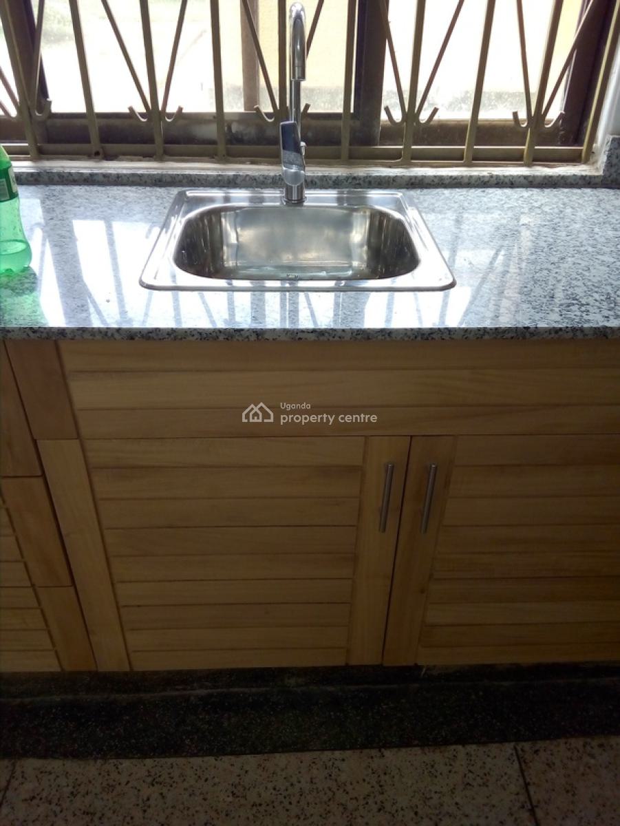 Luxury 4 Bedroom Mansion on Large Compound, Mwedde Road, Soya-bunga, Muyenga, Kampala, Central Region, Townhouse for Rent