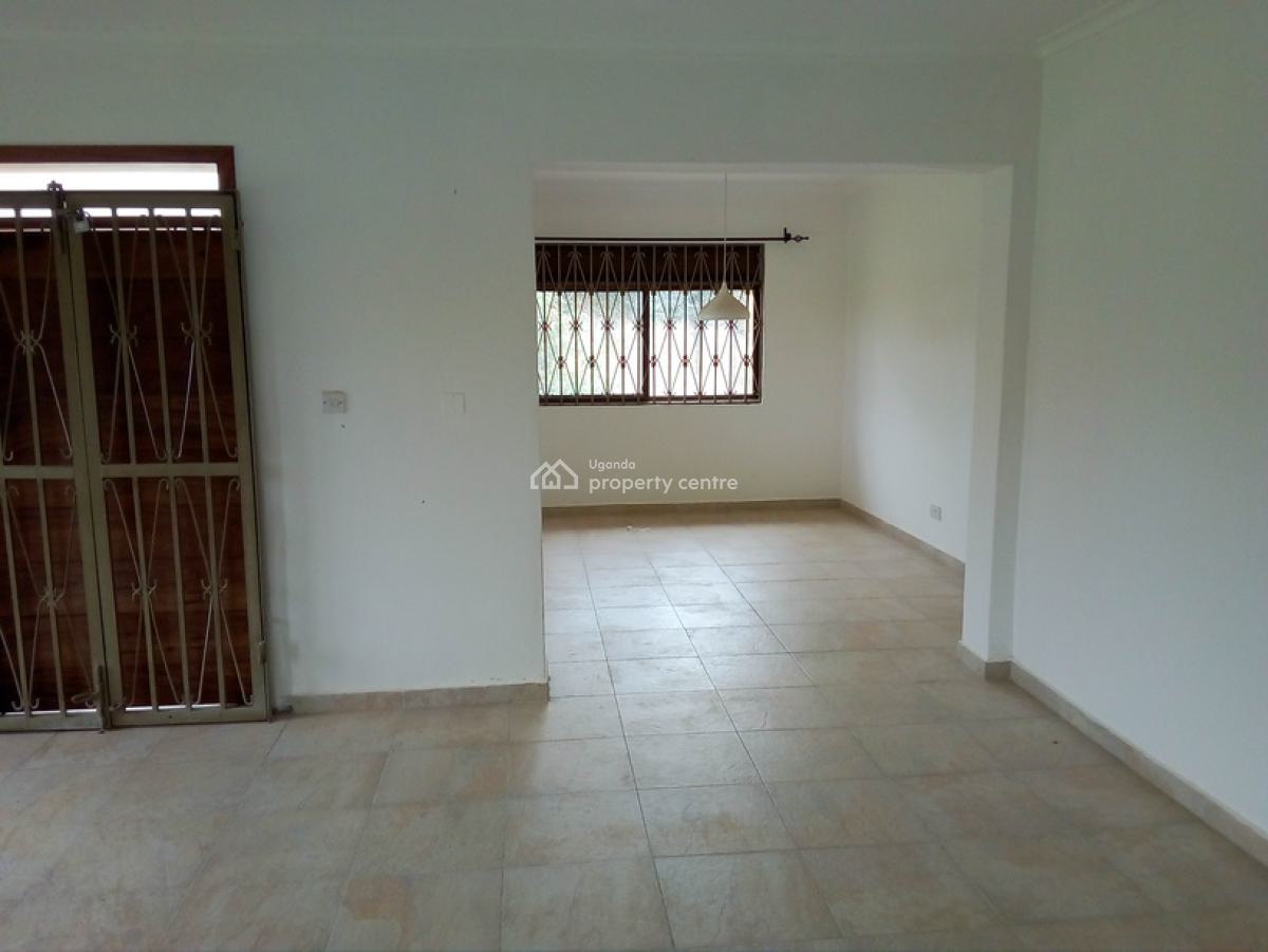 Luxury 4 Bedroom Mansion on Large Compound, Mwedde Road, Soya-bunga, Muyenga, Kampala, Central Region, Townhouse for Rent