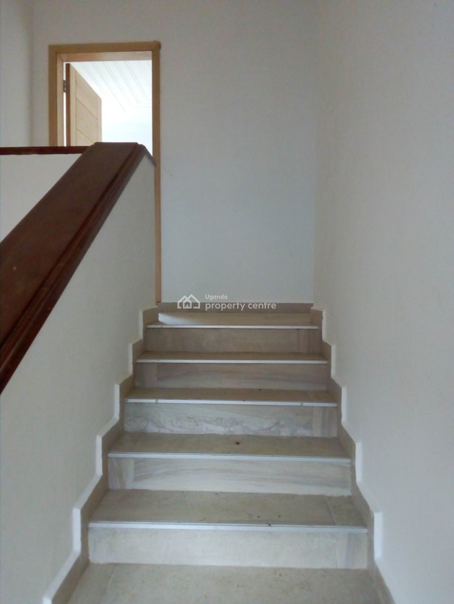 Luxury 4 Bedroom Mansion on Large Compound, Mwedde Road, Soya-bunga, Muyenga, Kampala, Central Region, Townhouse for Rent