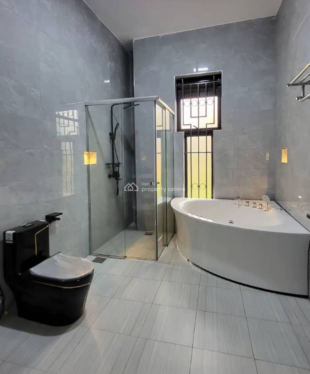 Luxury New 5 Bedroom House in Kyanja Komamboga, Kyanja, Komamboga Road, Kampala, Central Region, Terraced Duplex for Sale