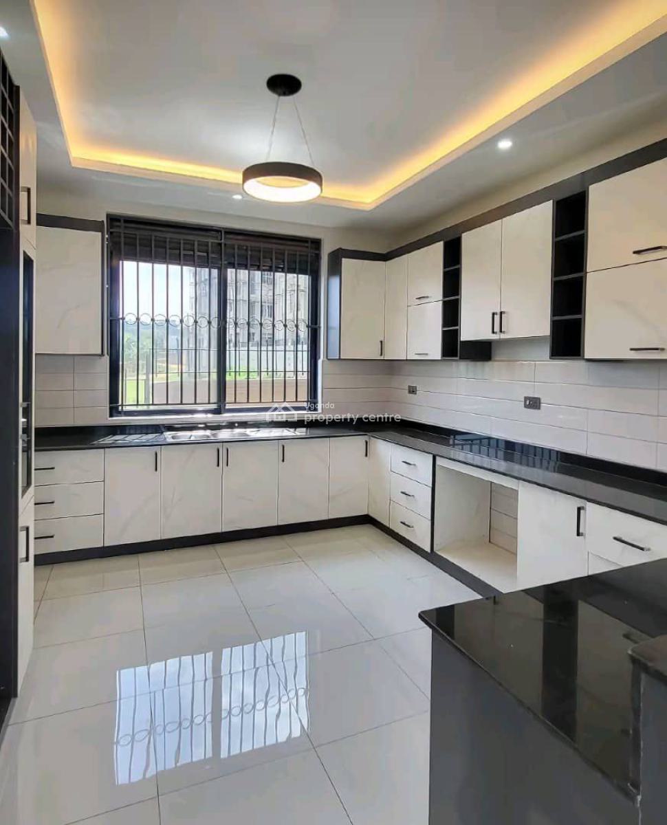 Luxury New 5 Bedroom House in Kyanja Komamboga, Kyanja, Komamboga Road, Kampala, Central Region, Terraced Duplex for Sale