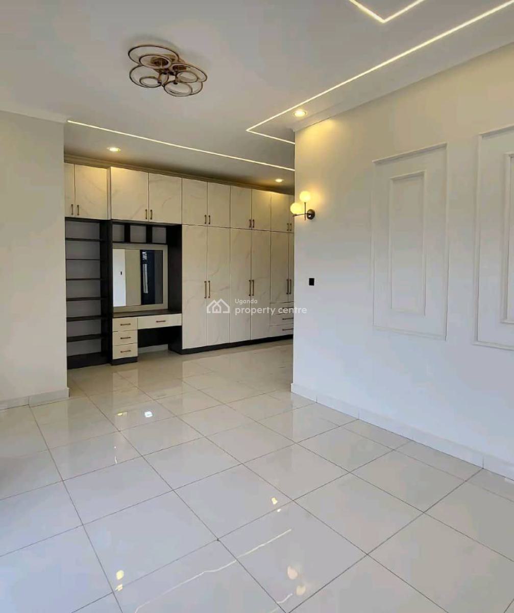 Luxury New 5 Bedroom House in Kyanja Komamboga, Kyanja, Komamboga Road, Kampala, Central Region, Terraced Duplex for Sale