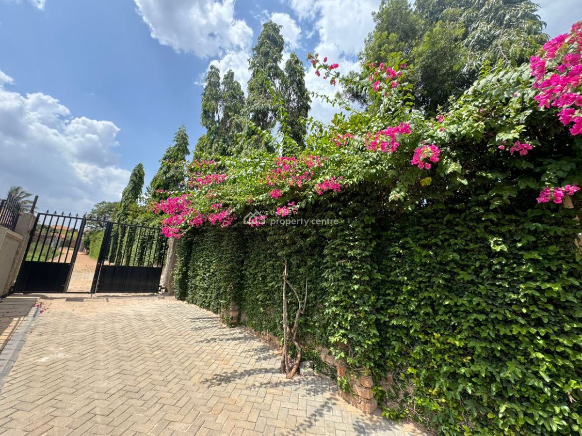 Luxury 3 Bedroom Townhouses in Kyanja, Kyanja Kungu Road, Kampala, Central Region, Townhouse for Sale