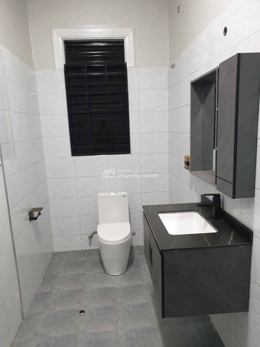 4 Bedroom House in Namugongo, Namugongo Nabusugwe, Wakiso, Central Region, Terraced Bungalow for Sale