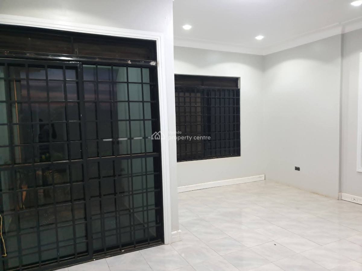 4 Bedroom House in Namugongo, Namugongo Nabusugwe, Wakiso, Central Region, Terraced Bungalow for Sale