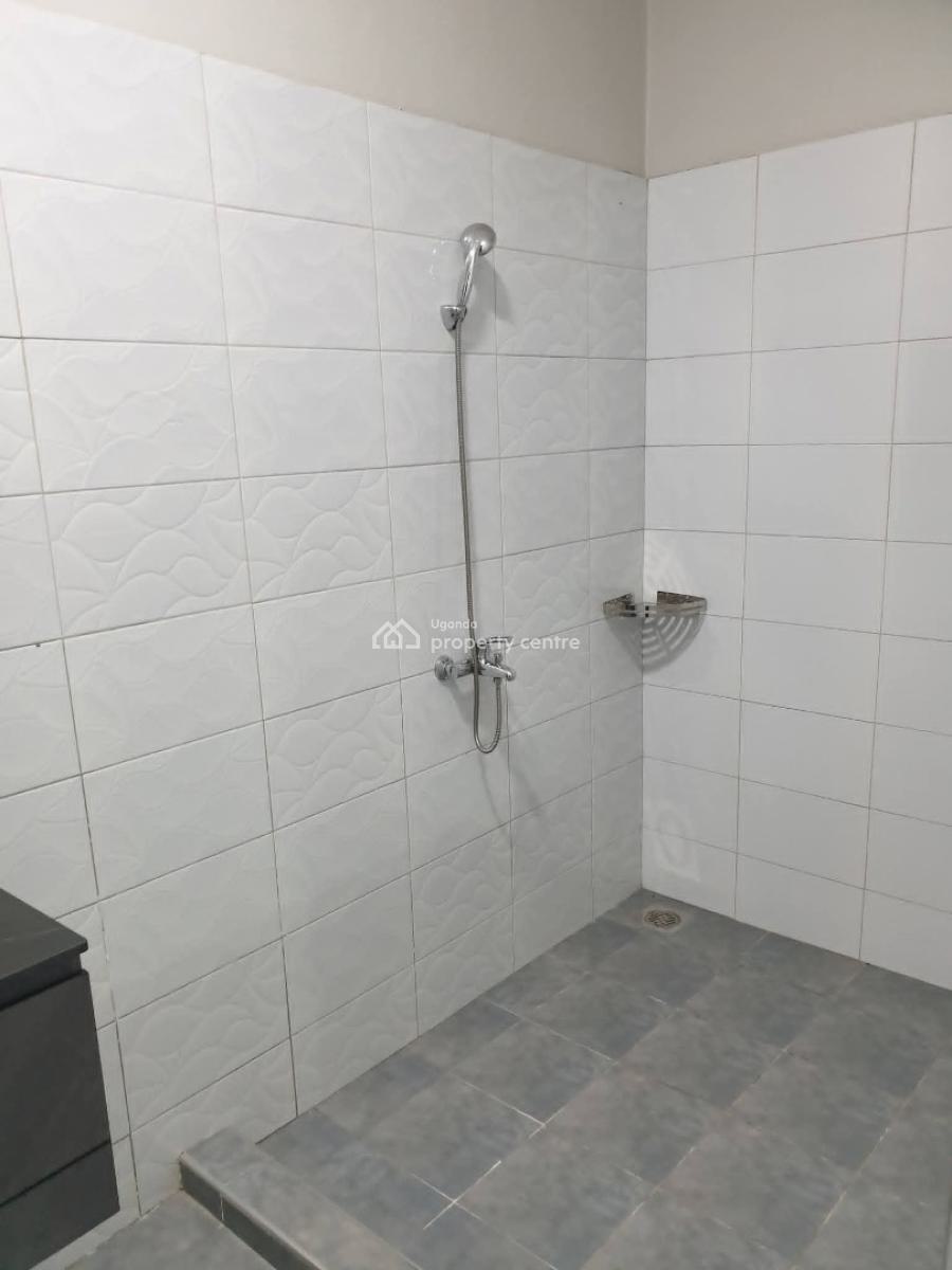 4 Bedroom House in Namugongo, Namugongo Nabusugwe, Wakiso, Central Region, Terraced Bungalow for Sale