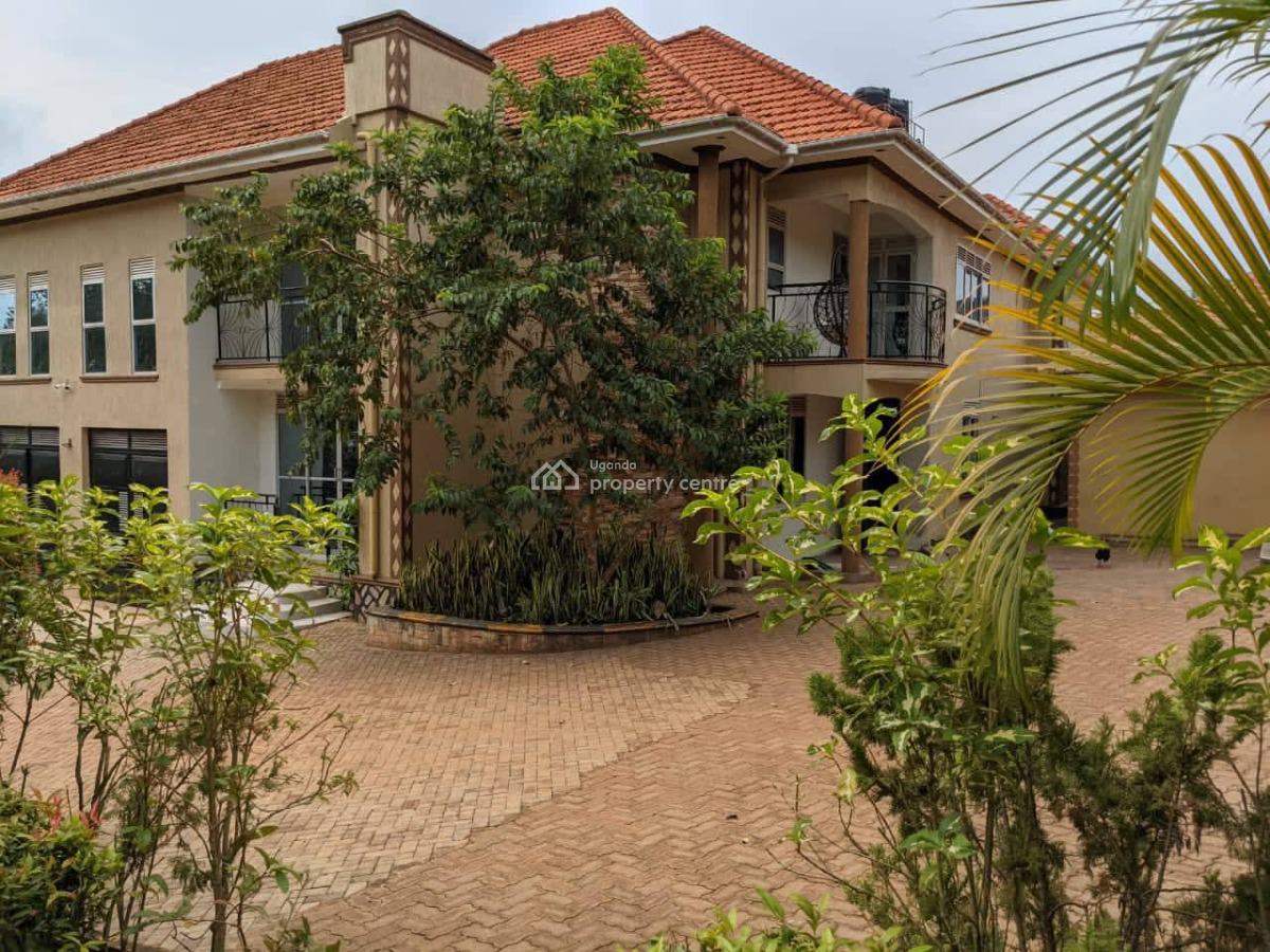 6 Bedroom House in Bwebajja, Entebbe Road, Bwebajja, Entebbe Road, Wakiso, Central Region, Terraced Duplex for Sale
