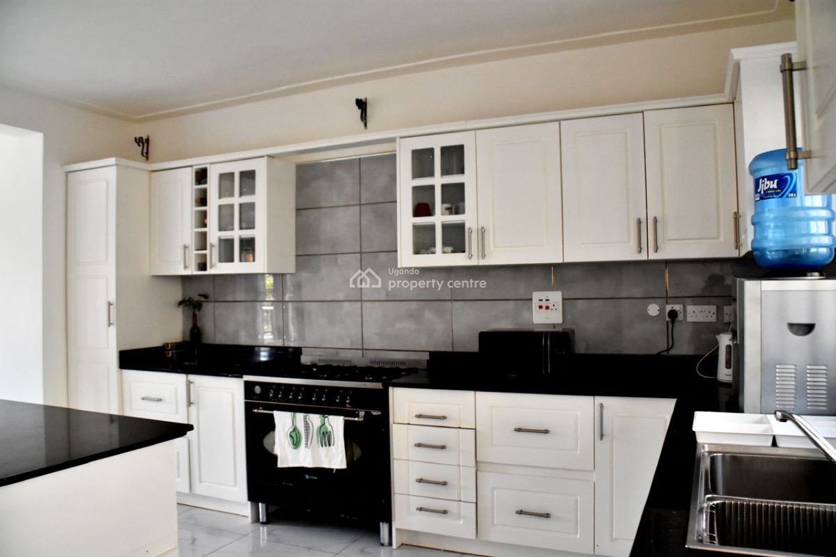 Luxury 5bedroom Standalone with Execellent Facilities, Kigo, Kampala, Central Region, House for Rent
