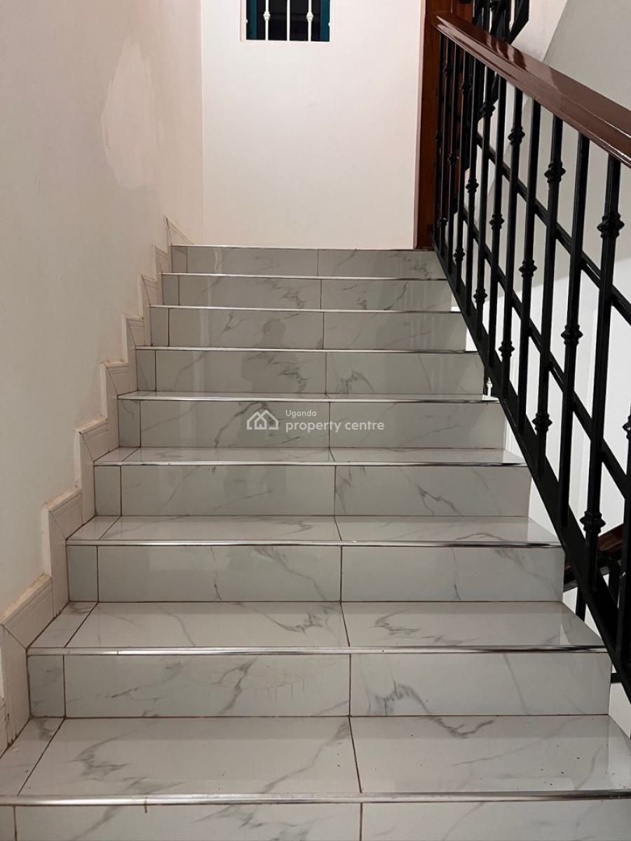 Luxury 5bedroom Standalone with Execellent Facilities, Kigo, Kampala, Central Region, House for Rent