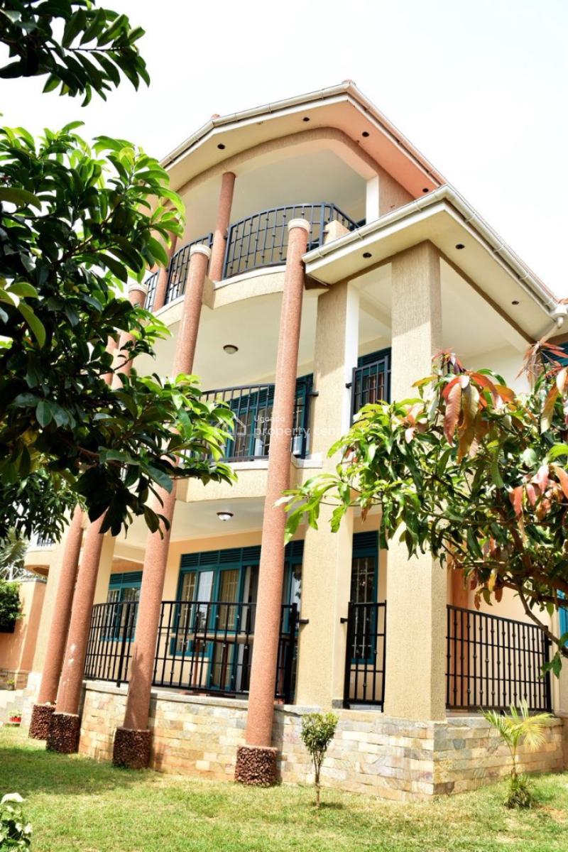 Luxury 5bedroom Standalone with Execellent Facilities, Kigo, Kampala, Central Region, House for Rent