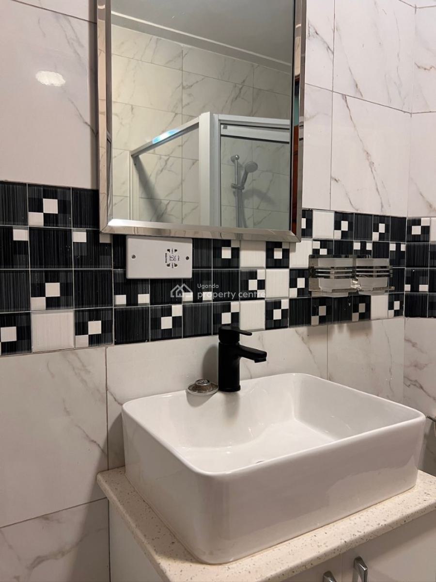 Luxury 5bedroom Standalone with Execellent Facilities, Kigo, Kampala, Central Region, House for Rent