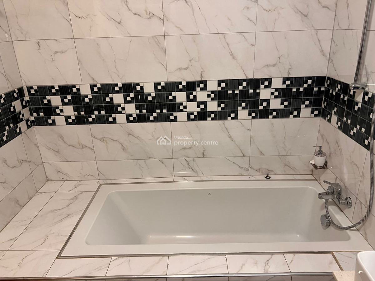 Luxury 5bedroom Standalone with Execellent Facilities, Kigo, Kampala, Central Region, House for Rent