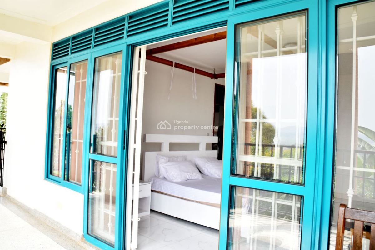 Luxury 5bedroom Standalone with Execellent Facilities, Kigo, Kampala, Central Region, House for Rent