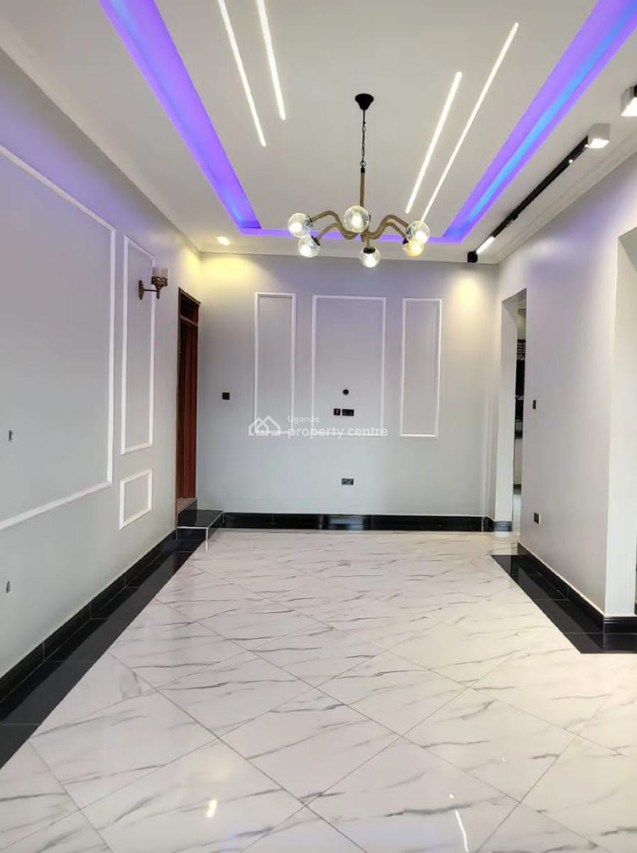 4 Bedroom House in Kisaasi, Kisaasi, Kampala, Central Region, Terraced Bungalow for Sale