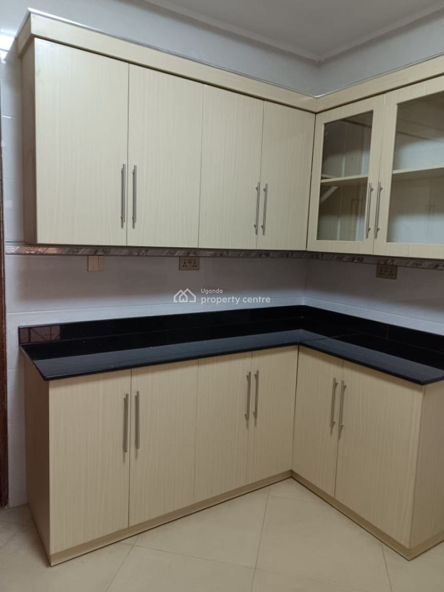 Brand New 6 Bedroom House in Bwebajja, Bwebajja, Entebbe Road, Wakiso, Central Region, Terraced Duplex for Sale