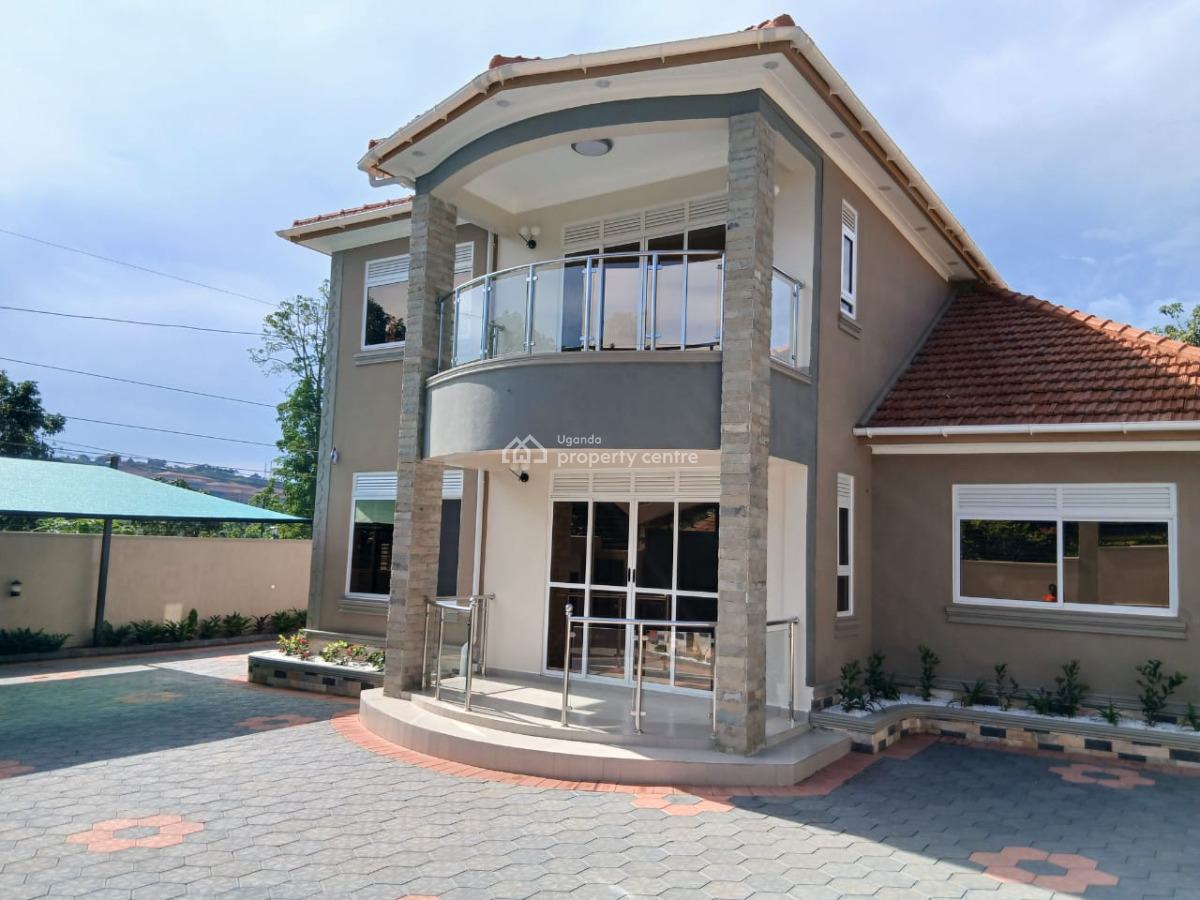 Brand New 6 Bedroom House in Bwebajja, Bwebajja, Entebbe Road, Wakiso, Central Region, Terraced Duplex for Sale
