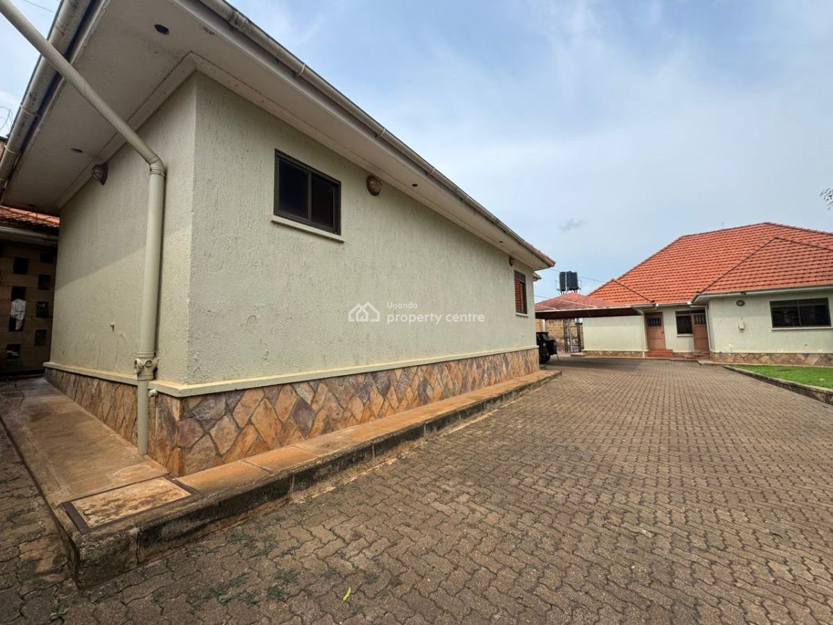 4 Bedroom House on Kulambiro Hill Top, Kulambiro, Kampala, Central Region, Terraced Bungalow for Sale