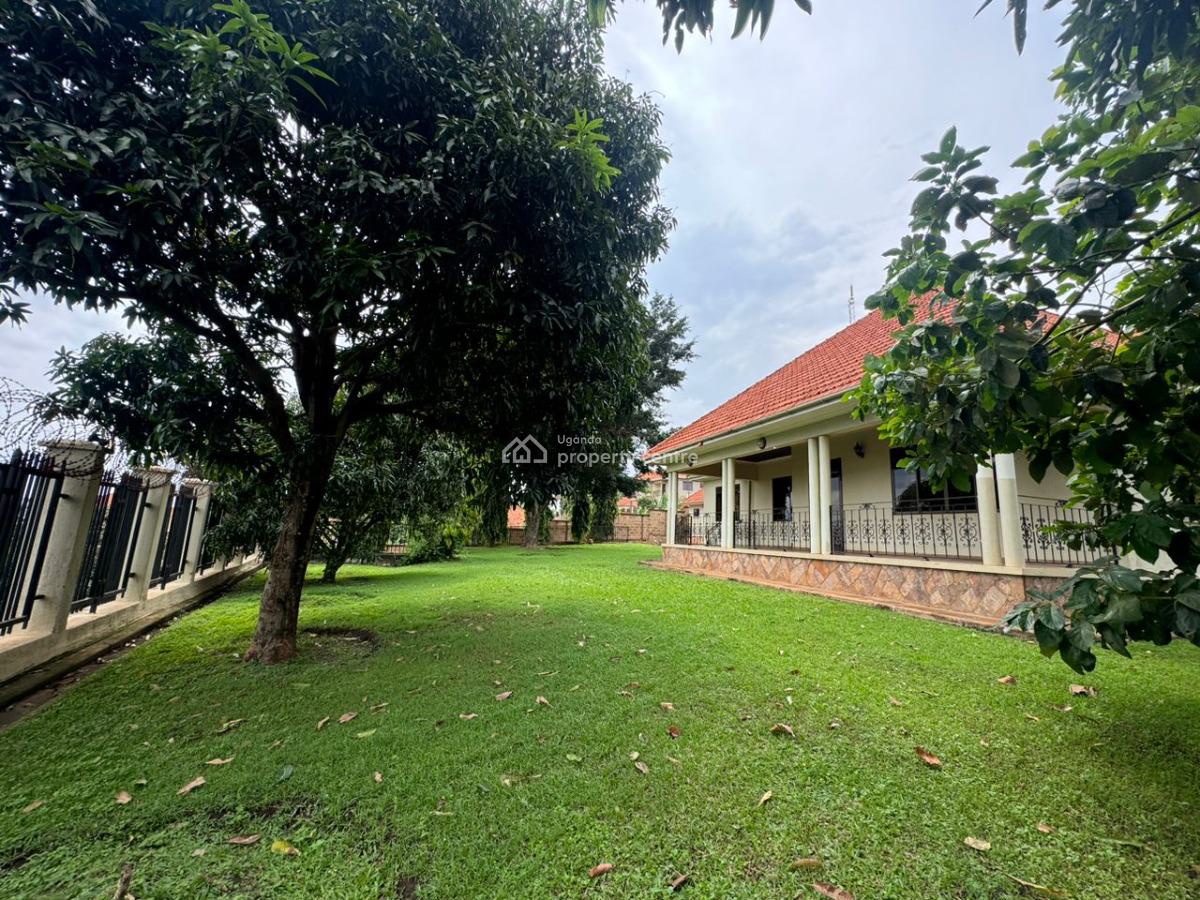 4 Bedroom House on Kulambiro Hill Top, Kulambiro, Kampala, Central Region, Terraced Bungalow for Sale