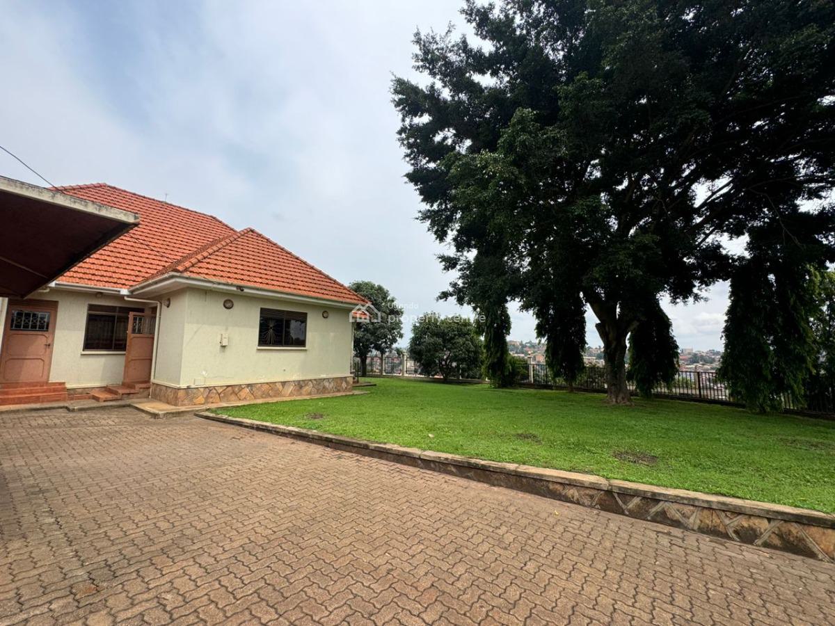 4 Bedroom House on Kulambiro Hill Top, Kulambiro, Kampala, Central Region, Terraced Bungalow for Sale