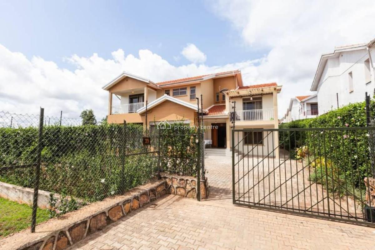 Luxurious 5 Bedroom Villa House in Kitende Along Entebbe Road, Kitende, Entebbe Road, Wakiso, Central Region, Terraced Duplex for Sale