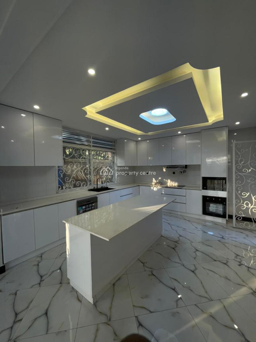 Luxury 6 Bedroom House in Arkright Bwebajja, Bwebajja, Arkright Estate, Entebbe Road, Wakiso, Central Region, Terraced Duplex for Sale