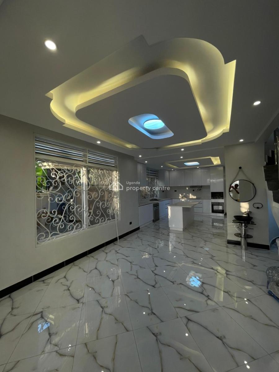 Luxury 6 Bedroom House in Arkright Bwebajja, Bwebajja, Arkright Estate, Entebbe Road, Wakiso, Central Region, Terraced Duplex for Sale