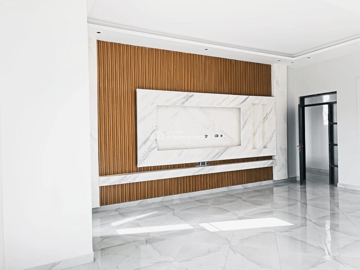 Luxury 5 Bedroom House in Kira, Kira, Kira Town, Wakiso, Central Region, Terraced Duplex for Sale