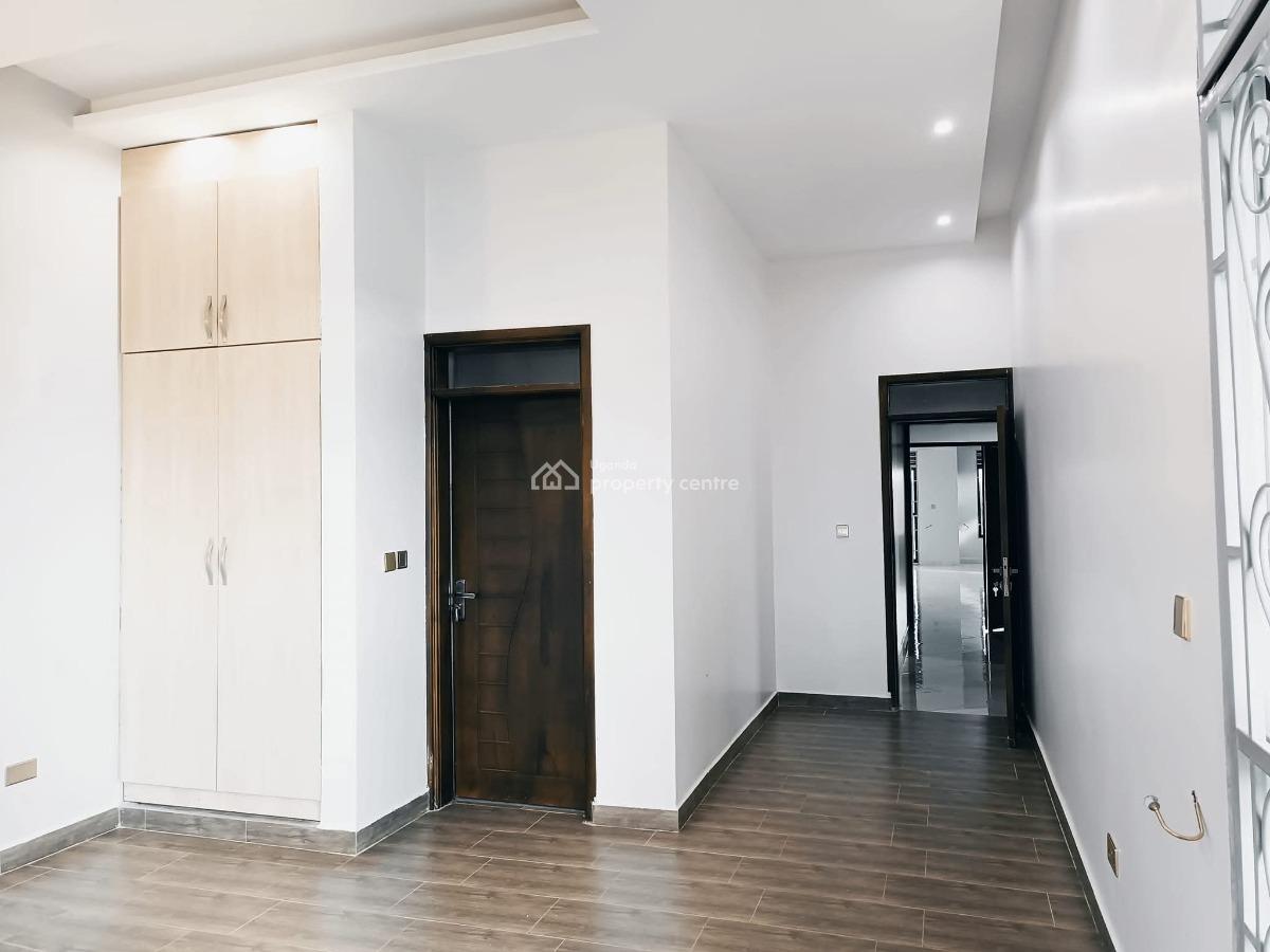 Luxury 5 Bedroom House in Kira, Kira, Kira Town, Wakiso, Central Region, Terraced Duplex for Sale