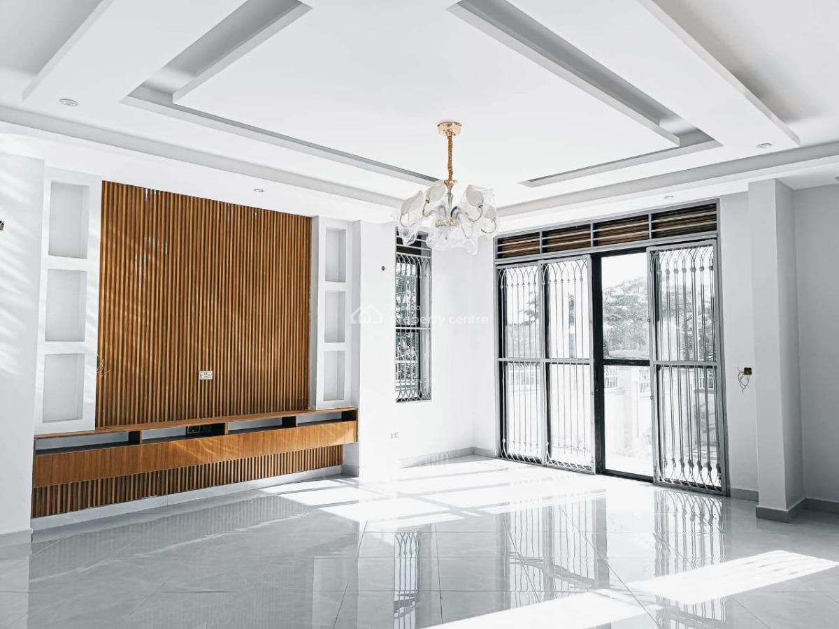 Luxury 5 Bedroom House in Kira, Kira, Kira Town, Wakiso, Central Region, Terraced Duplex for Sale