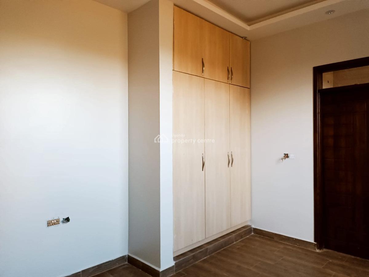 Luxury 5 Bedroom House in Kira, Kira, Kira Town, Wakiso, Central Region, Terraced Duplex for Sale