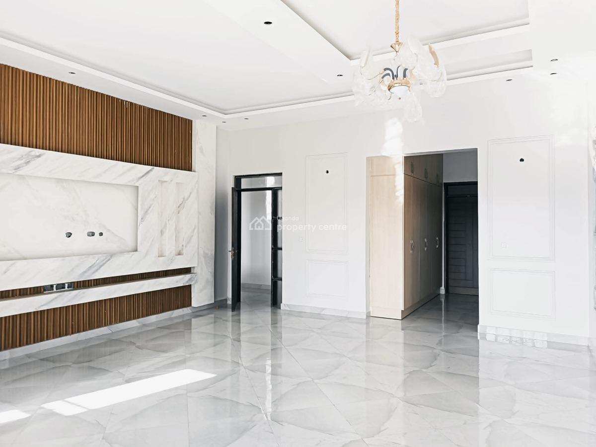 Luxury 5 Bedroom House in Kira, Kira, Kira Town, Wakiso, Central Region, Terraced Duplex for Sale