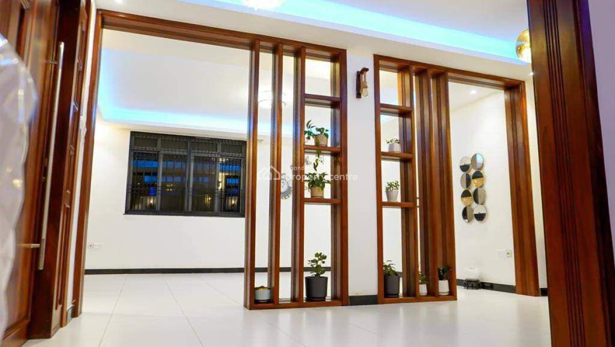 5 Bedroom House in Nabusugwe, Nabusugwe Estate, Mukono, Central Region, Terraced Duplex for Sale