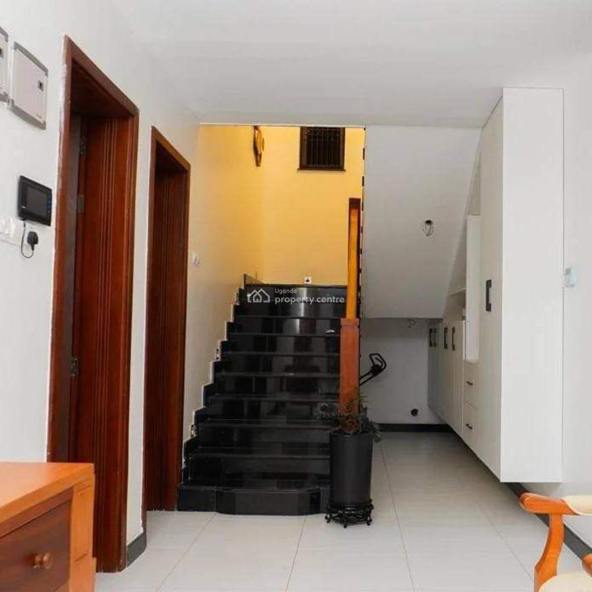 5 Bedroom House in Nabusugwe, Nabusugwe Estate, Mukono, Central Region, Terraced Duplex for Sale