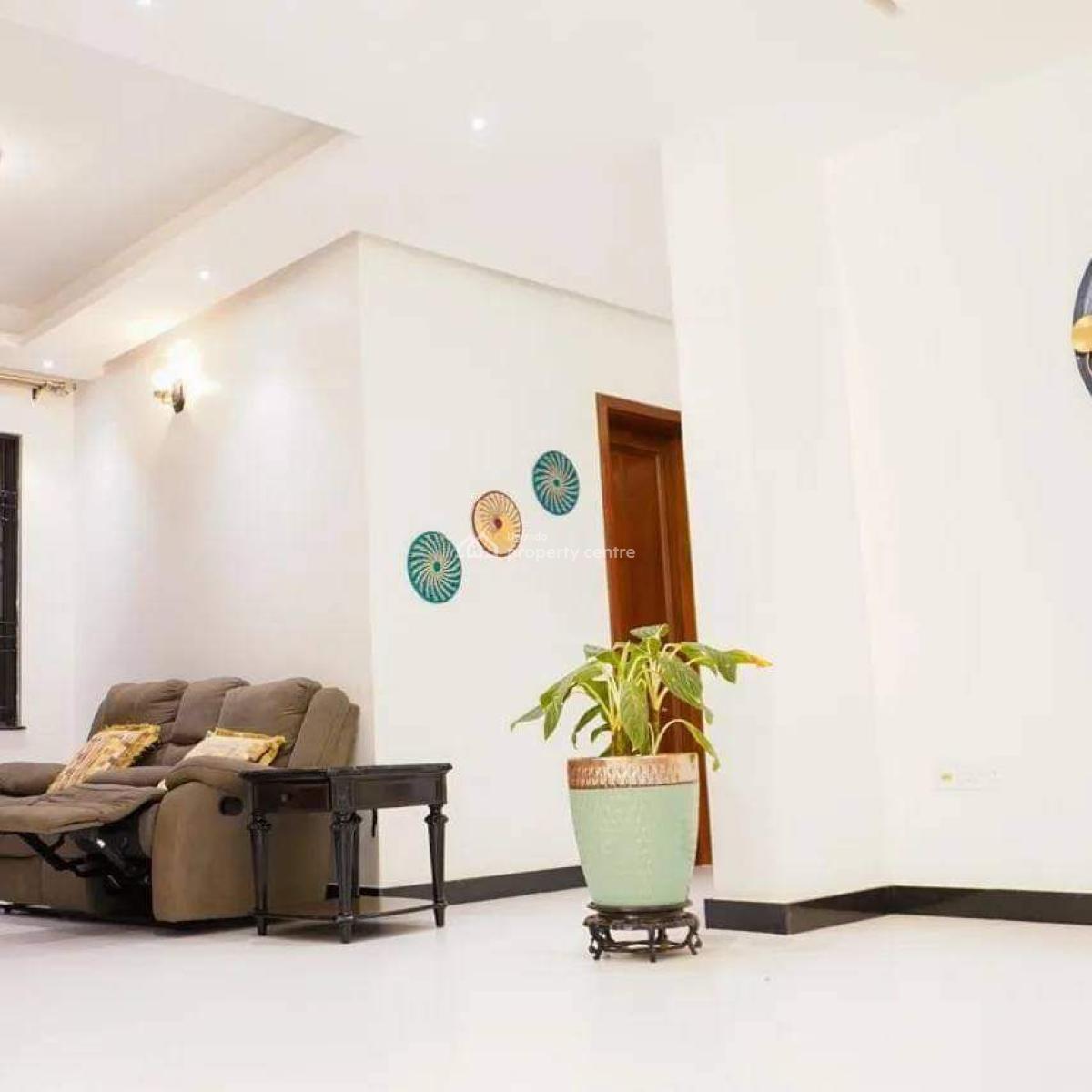 5 Bedroom House in Nabusugwe, Nabusugwe Estate, Mukono, Central Region, Terraced Duplex for Sale