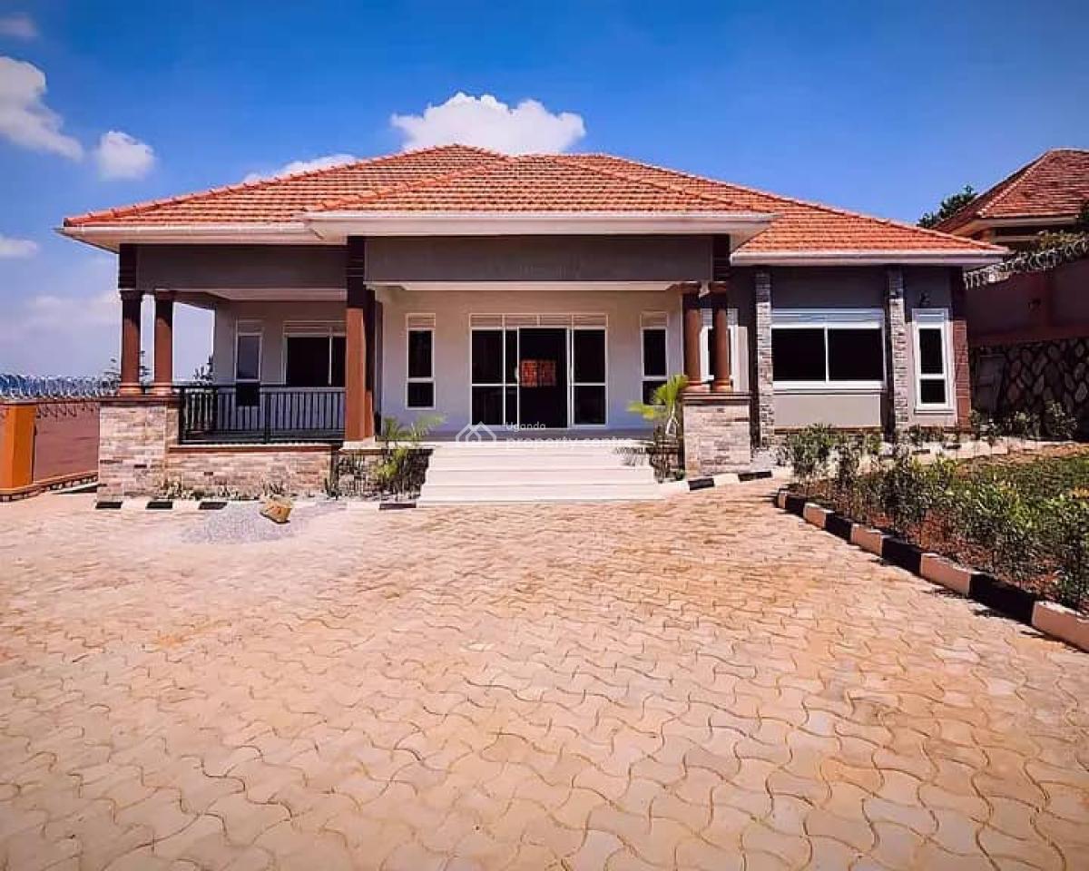 4 Bedroom House in Arkright City, Arkright City, Bwebajja, Wakiso, Central Region, Terraced Bungalow for Sale