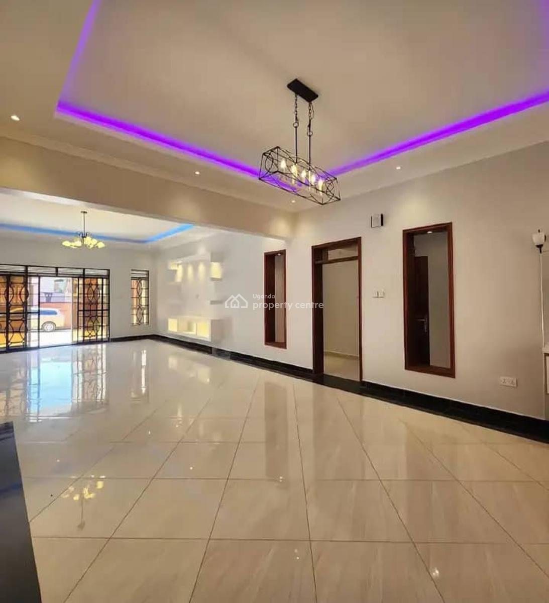 4 Bedroom House in Arkright City, Arkright City, Bwebajja, Wakiso, Central Region, Terraced Bungalow for Sale