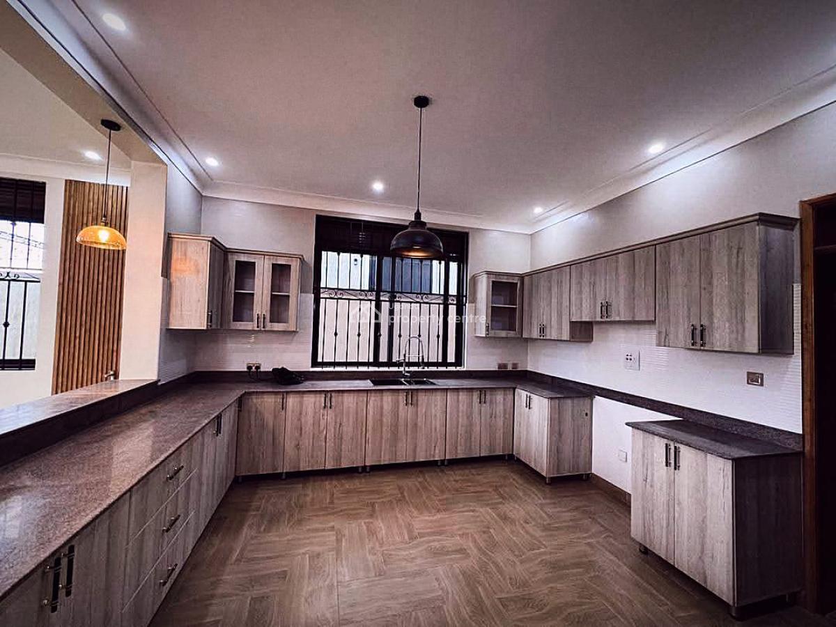 Newly Built 5 Bedroom House in Kira, Buwaate, Magere, Kira Town, Wakiso, Central Region, Terraced Duplex for Sale